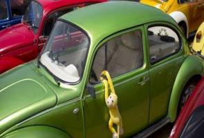 Pengeluar kereta Volkswagen Jerman akan menghentikan pengeluaran global kenderaan ikonik Beetle selepas hampir tujuh dekad jualan di AS. Pengeluaran 'si kumbang' Beetle dihentikan