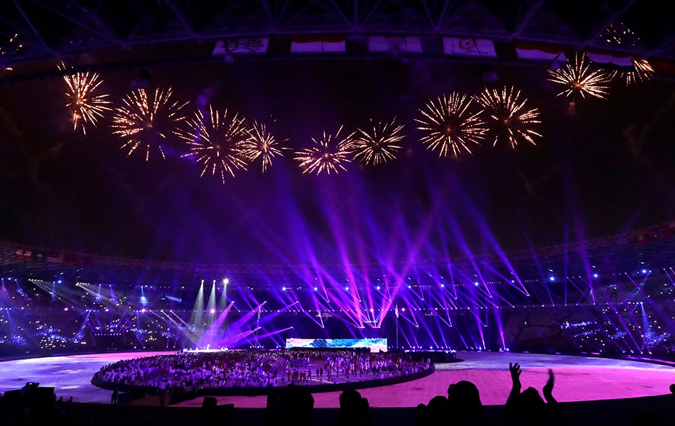 Sambutan meriah ketika acara penutup Sukan Asia ke-18 di Stadium Gelora Bung Karno pada 2 September 2018 di Jakarta, Indonesia. - REUTERS / Darren Whiteside Sambutan meriah ketika acara penutup Sukan Asia ke-18 di Stadium Gelora Bung Karno pada 2 September 2018 di Jakarta, Indonesia. - REUTERS / Darren Whiteside