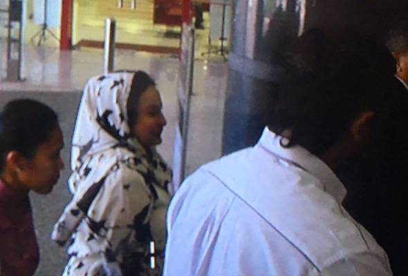 Rosmah, Norashman, Riza tiba di JSJK untuk beri keterangan Rosmah, Norashman, Riza tiba di JSJK untuk beri keterangan