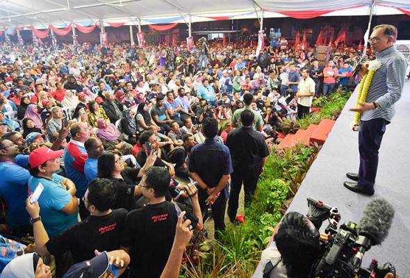 Anwar lakar kemenangan besar, jangkaan majoriti rendah meleset Anwar lakar kemenangan besar, jangkaan majoriti rendah meleset