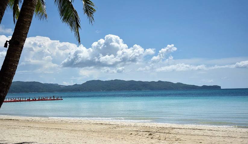 On Boracay Island, tourists will be banned from setting up day beds, tables and chairs, beach umbrellas and the likes, anywhere within the newly-regulated 30-meter exclusion zone from the shoreline. Hezril Azmin/Ceritalah