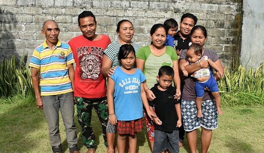 Evacuees staying positive after Mount Agung’s eruption. Ceritalah Photo