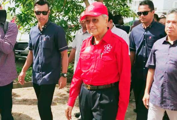 Tragedi Bukit Kukus: Banyak sangat tebang pokok, nanti tanah runtuh - Tun M Tragedi Bukit Kukus: Banyak sangat tebang pokok, nanti tanah runtuh - Tun M