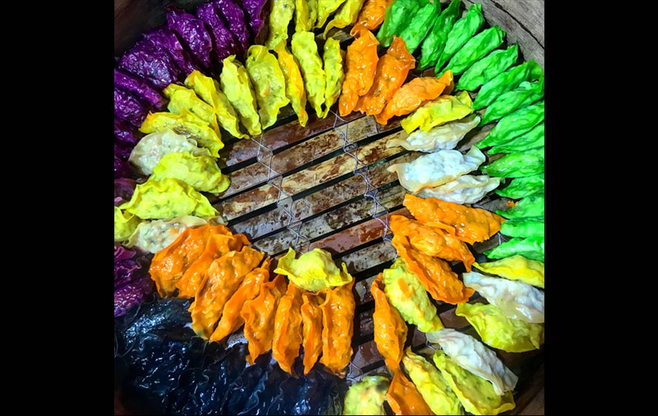 Guess what these colourful things are? - Sumber foto Instagram @a2o666 Guess what these colourful things are? - Sumber foto Instagram @a2o666