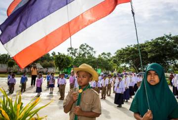 Apa makna pendidikan dan bahasa bagi seorang guru muda di Yala