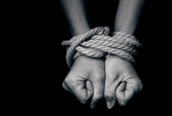 50 lelaki bersenjata serbu kampung, culik 15 gadis 50 lelaki bersenjata serbu kampung, culik 15 gadis