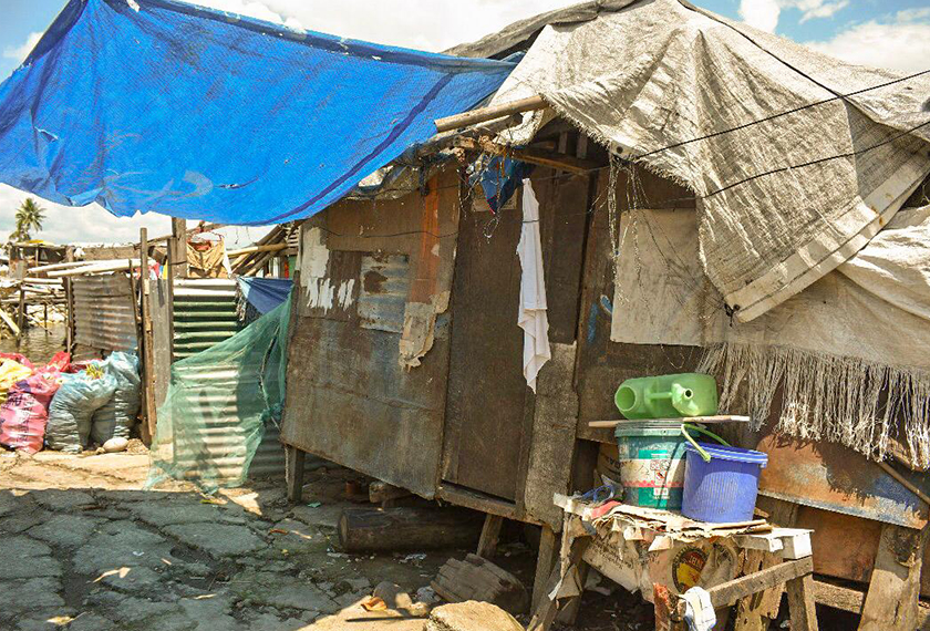 Little more than a hut, her home is stiflingly hot in the midday sun and precarious in the rain. The structure is less than four meters long and three meters wide, with corrugated tin serving as a roof. Hezril Azmin/Ceritalah