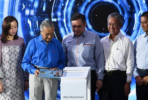 Sistem 'cashless' mampu bendung gejala rasuah - Tun M Sistem 'cashless' mampu bendung gejala rasuah - Tun M