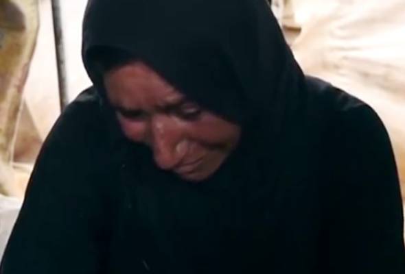 'Semoga engkau meminum api dari neraka...' - Doa wanita kehilangan suami, anak 'Semoga engkau meminum api dari neraka...' - Doa wanita kehilangan suami, anak