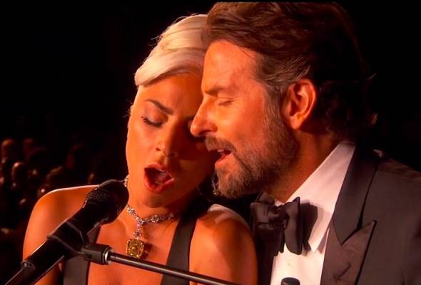 'Nama pun nyanyi lagu cinta...' - Lady Gaga jawab gosip dengan Bradley Cooper 'Nama pun nyanyi lagu cinta...' - Lady Gaga jawab gosip dengan Bradley Cooper