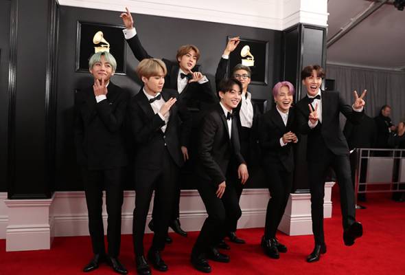 Guna 24 komputer iMac di sekolah demi dapatkan tiket konsert BTS Guna 24 komputer iMac di sekolah demi dapatkan tiket konsert BTS