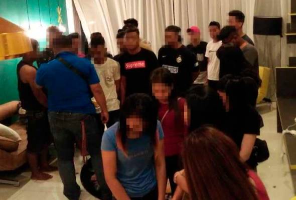 Leka berpesta liar, lima pelajar sekolah ditahan Leka berpesta liar, lima pelajar sekolah ditahan