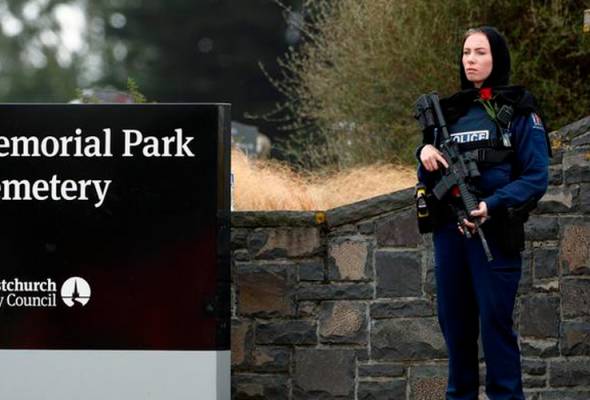 Wanita NZ berhijab hari ini, sokongan kepada mangsa Christchurch Wanita NZ berhijab hari ini, sokongan kepada mangsa Christchurch
