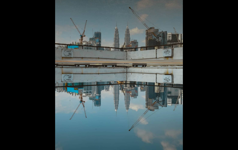 I just don't know what's real anymore.
Up and down.
Looks the same.
Feels the same.
Will it ever end?
Instagram/hasbvllah I just don't know what's real anymore.
Up and down.
Looks the same.
Feels the same.
Will it ever end?
Instagram/hasbvllah