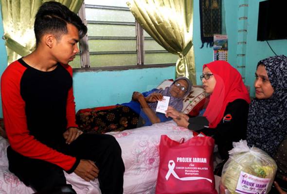 Bidan kampung hidap kanser ovari tahap tiga rayu sumbangan Bidan kampung hidap kanser ovari tahap tiga rayu sumbangan