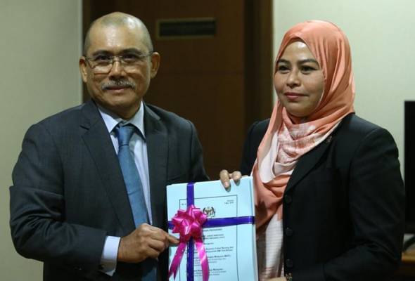 Noraini Ahmad, wanita pertama terajui PAC Noraini Ahmad, wanita pertama terajui PAC