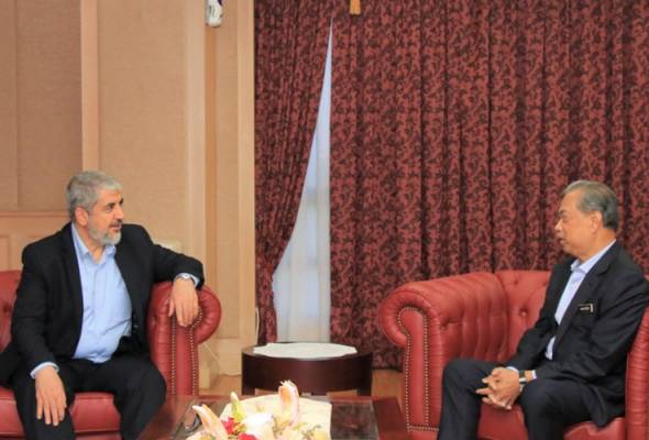 Muhyiddin terima kunjungan hormat bekas pengerusi Hamas Muhyiddin terima kunjungan hormat bekas pengerusi Hamas