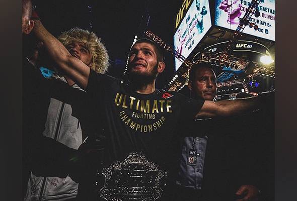 UFC 242: Khabib dan pasukan sudah berlepas ke Abu Dhabi? UFC 242: Khabib dan pasukan sudah berlepas ke Abu Dhabi?