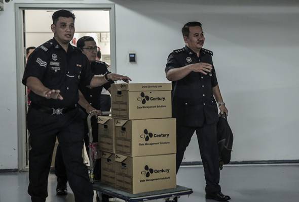 1MDB: Polis serbu pejabat Deloitte 1MDB: Polis serbu pejabat Deloitte