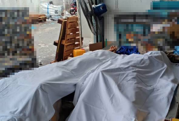 Dua pekerja gudang maut ditimpa palet kotak kurma Dua pekerja gudang maut ditimpa palet kotak kurma