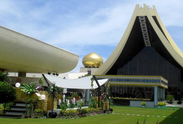 Hari pertama 'Istana Terbuka' Brunei tarik kunjungan hampir 35,000 orang Hari pertama 'Istana Terbuka' Brunei tarik kunjungan hampir 35,000 orang