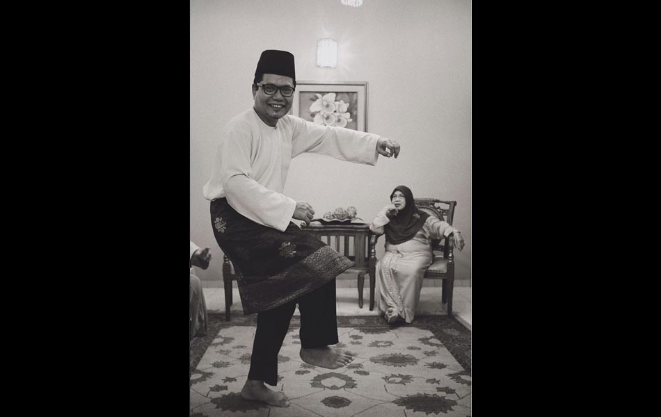 Zappin! #mataisrarkhalid #matakantaawani #fujifilm #x100t #35mm #vsco #aidilfitri2019 #eid #1440H #dollahtahirnco #teamrayajohor (Instagram / israrkhalid) Zappin! #mataisrarkhalid #matakantaawani #fujifilm #x100t #35mm #vsco #aidilfitri2019 #eid #1440H #dollahtahirnco #teamrayajohor (Instagram / israrkhalid)