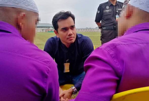 Air mata Alif Satar tumpah di penjara Air mata Alif Satar tumpah di penjara