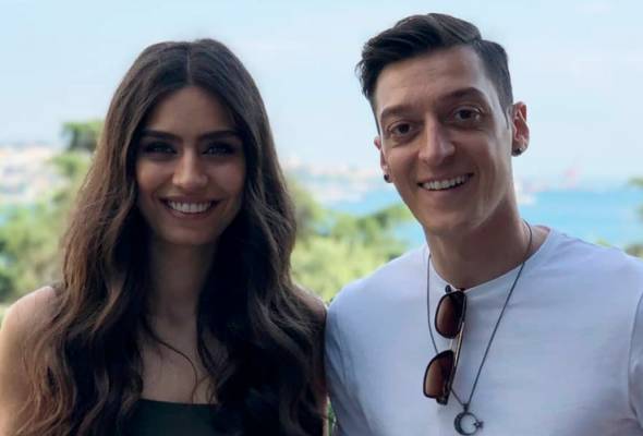 Sempena perkahwinan, Ozil umum biayai pembedahan 1,000 kanak-kanak Sempena perkahwinan, Ozil umum biayai pembedahan 1,000 kanak-kanak