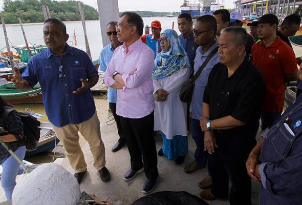 PKR serahkan kepada SPRM untuk siasat kes Exco Perak PKR serahkan kepada SPRM untuk siasat kes Exco Perak