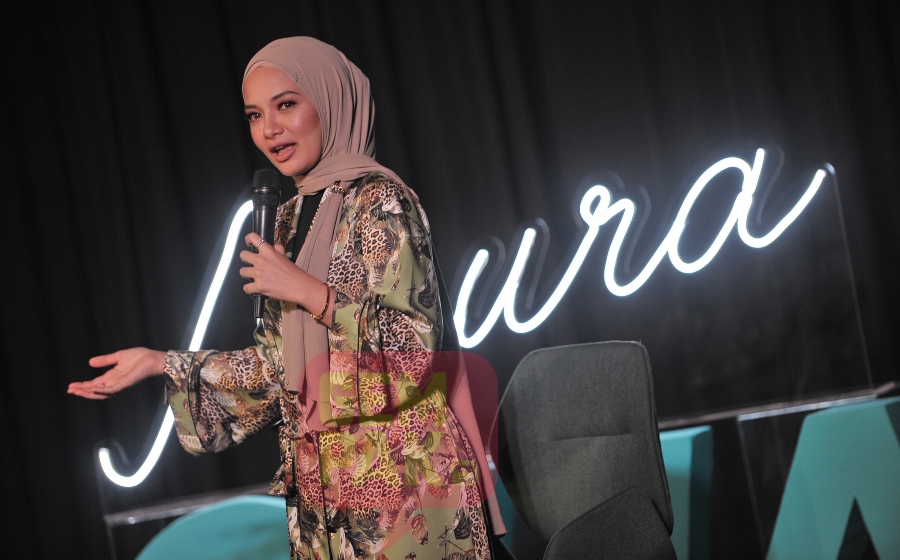 Setiap kali saya berdoa soal jodoh, setiap kali itu saya pasti menangis - Neelofa Setiap kali saya berdoa soal jodoh, setiap kali itu saya pasti menangis - Neelofa