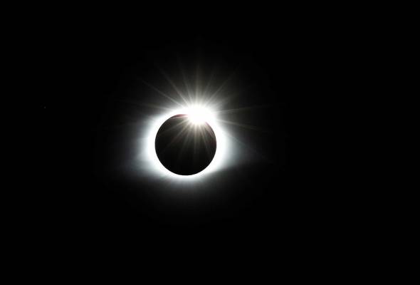 Bekalan tenaga solar Chile terjejas teruk akibat gerhana matahari Bekalan tenaga solar Chile terjejas teruk akibat gerhana matahari