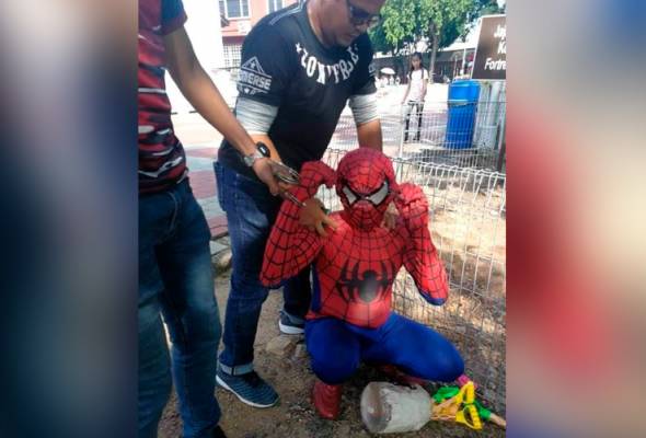 'Spider-Man' tinggal terlebih masa di Malaysia hingga dicekup Imigresen 'Spider-Man' tinggal terlebih masa di Malaysia hingga dicekup Imigresen