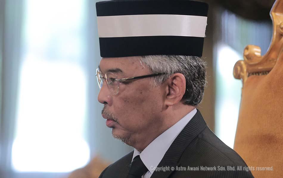 Wawancara eksklusif bersama Al-Sultan Abdullah akan disiarkan di saluran 501, Astro AWANI pada 30 Julai bermula pukul 9 malam dan turut ditayangkan di saluran 104, Astro RIA, saluran 301 (Astro AEC), saluran 201 (Astro VAANAVIL) dan saluran 110 (Astro HELLO). - Foto Astro AWANI/SHAHIR OMAR Wawancara eksklusif bersama Al-Sultan Abdullah akan disiarkan di saluran 501, Astro AWANI pada 30 Julai bermula pukul 9 malam dan turut ditayangkan di saluran 104, Astro RIA, saluran 301 (Astro AEC), saluran 201 (Astro VAANAVIL) dan saluran 110 (Astro HELLO). - Foto Astro AWANI/SHAHIR OMAR