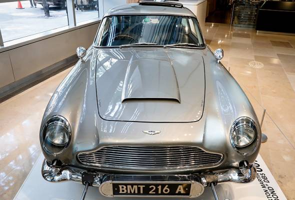Anda mampu? Kereta Aston Martin milik James Bond boleh dibeli dengan harga RM24 juta Anda mampu? Kereta Aston Martin milik James Bond boleh dibeli dengan harga RM24 juta