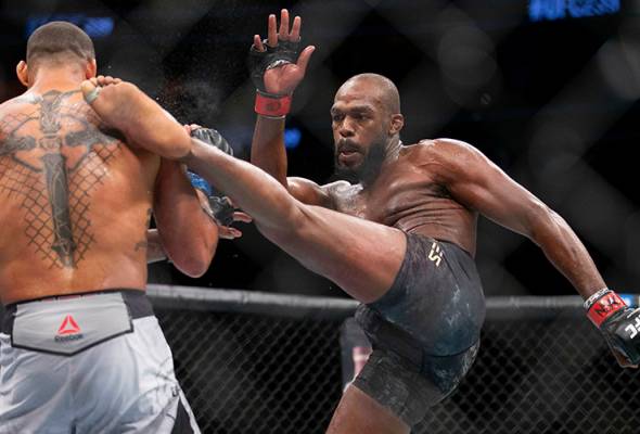 Jon Jones, Amanda Nunes kekalkan kejuaraan di UFC 239 Jon Jones, Amanda Nunes kekalkan kejuaraan di UFC 239