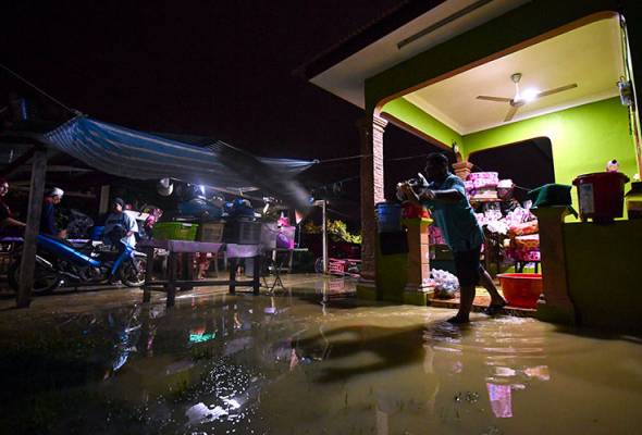 Mangsa banjir kilat Melaka terus menurun, hanya tujuh PPS masih aktif Mangsa banjir kilat Melaka terus menurun, hanya tujuh PPS masih aktif