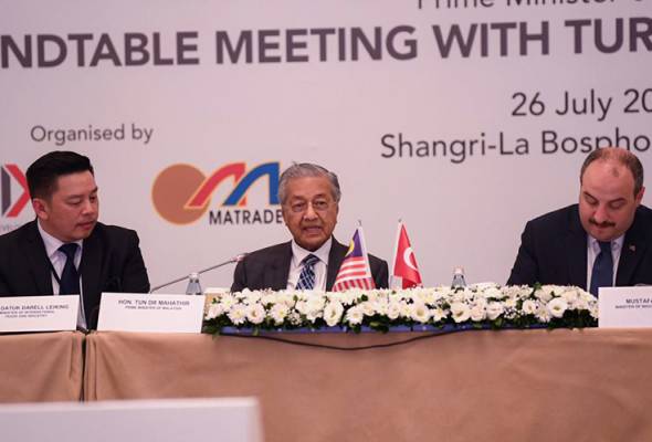 Dr Mahathir pelawa syarikat Turki melabur dalam tiga sektor utama Malaysia Dr Mahathir pelawa syarikat Turki melabur dalam tiga sektor utama Malaysia