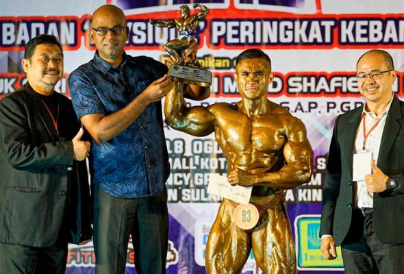 Zamarul rangkul gelaran Mr Malaysia 2019 Zamarul rangkul gelaran Mr Malaysia 2019