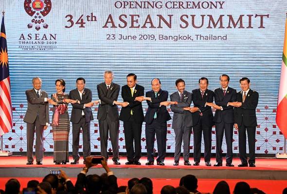 #ASEAN52: Apa jadi projek kereta ASEAN? #ASEAN52: Apa jadi projek kereta ASEAN?