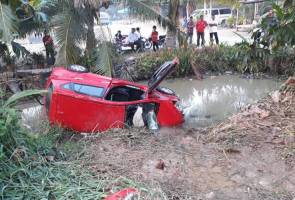 Dua maut, kereta terhumban dalam parit di Tanjung Karang 