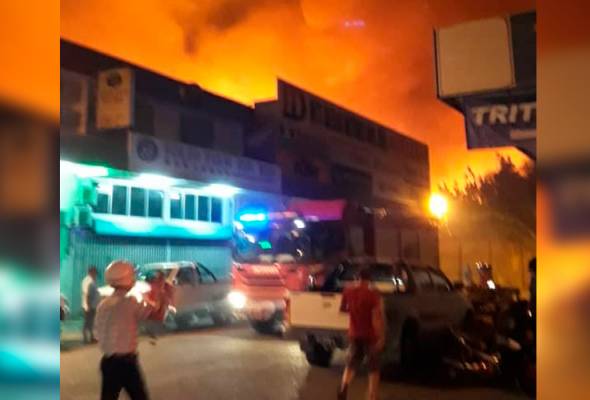 29 rumah musnah kebakaran, 200 orang hilang tempat tinggal 29 rumah musnah kebakaran, 200 orang hilang tempat tinggal