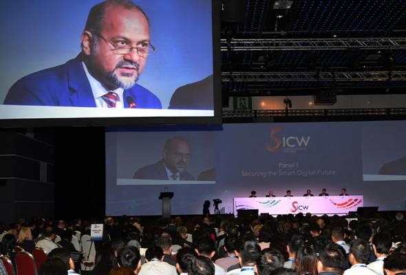 Pembangunan digital ASEAN perlukan cybersecurity sebagai keutamaan yang tinggi - Gobind Pembangunan digital ASEAN perlukan cybersecurity sebagai keutamaan yang tinggi - Gobind