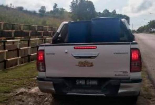 Polis marin tumpaskan pencuri petrol di Sarawak Polis marin tumpaskan pencuri petrol di Sarawak