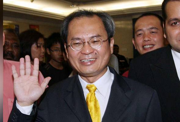 Hina Agong: Bukit Aman tahan ADUN Sungai Pelek untuk diambil keterangan Hina Agong: Bukit Aman tahan ADUN Sungai Pelek untuk diambil keterangan