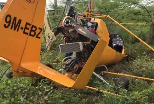 Pesawat penyembur racun terhempas di Felcra Jejawi Pesawat penyembur racun terhempas di Felcra Jejawi