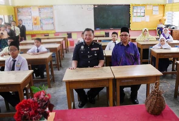 Zaman persekolahan nakal tapi hormat ibu bapa, guru - KPN Zaman persekolahan nakal tapi hormat ibu bapa, guru - KPN
