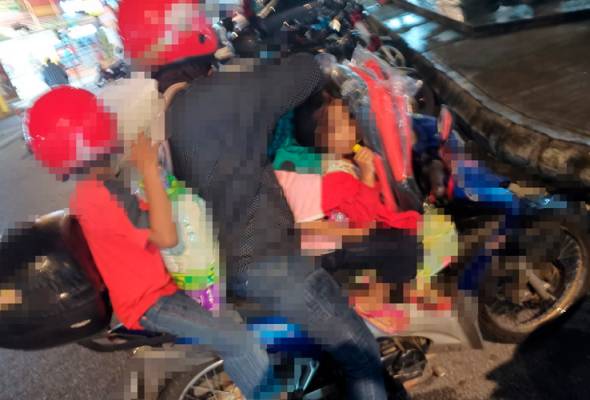 Empat beranak redah hujan demi sekampit beras Empat beranak redah hujan demi sekampit beras