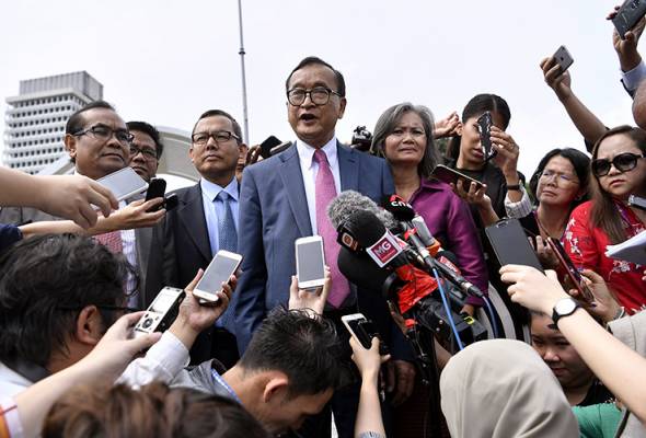 Sam Rainsy hargai sokongan Ahli Parlimen Malaysia Sam Rainsy hargai sokongan Ahli Parlimen Malaysia