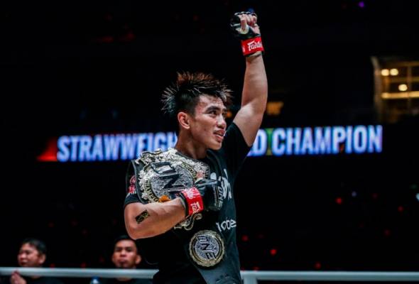 Joshua Pacio submits Rene Catalan to retain ONE strawweight world title Joshua Pacio submits Rene Catalan to retain ONE strawweight world title