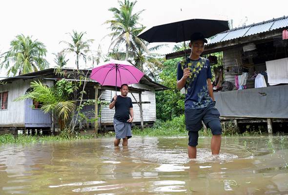 Ada mangsa banjir degil, enggan berpindah - Bomba Ada mangsa banjir degil, enggan berpindah - Bomba